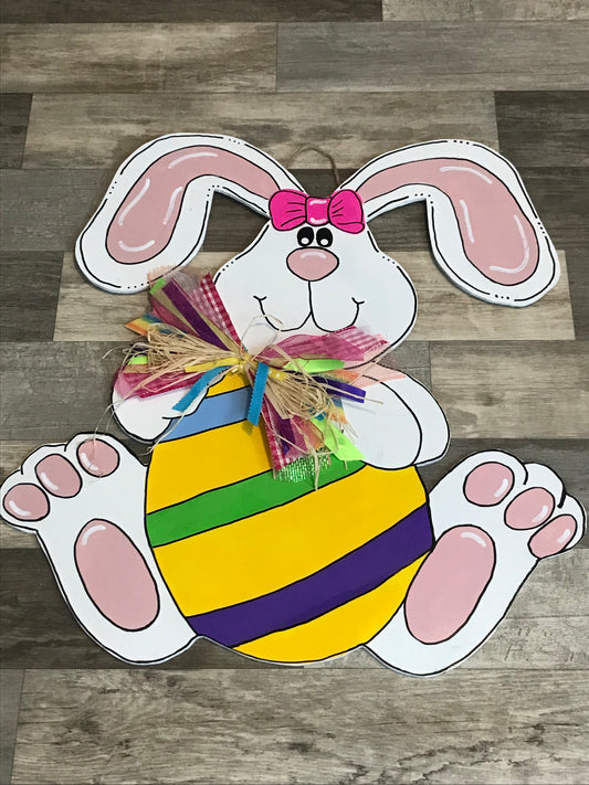Easter bunny with egg - Doorhangerjunction